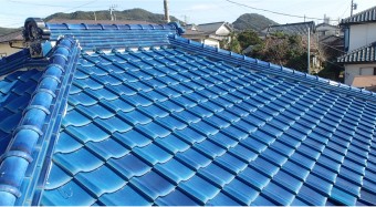 屋根塗装された瓦屋根