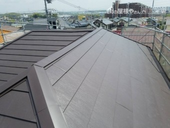 屋根工事 重ね葺き カバー工法 スーパーガルテクトフッ素