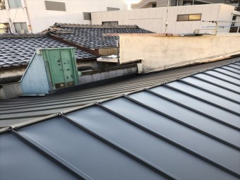 屋根 葺き替え 雨漏り 金属屋根 ガルバリウム鋼板