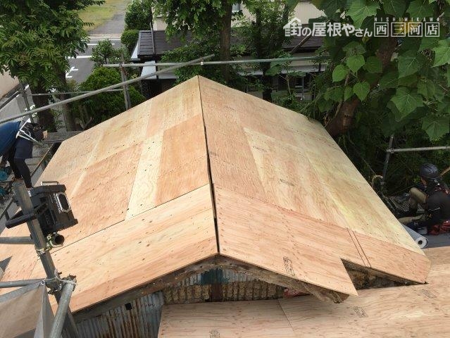 屋根 葺き替え ガルバリウム鋼板