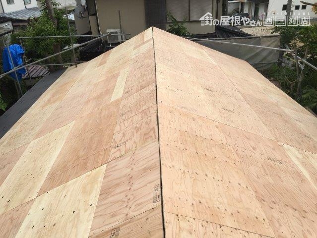 屋根 葺き替え 瓦 金属屋根 ガルバリウム鋼板