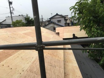 屋根 葺き替え ガルバリウム鋼板