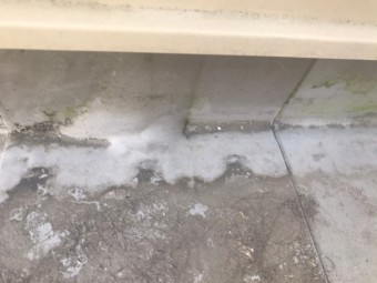 ベランダ雨漏り