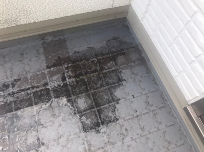 ベランダ雨漏り