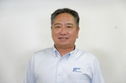 小山 英二