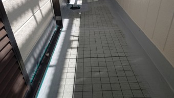 防水工事 メッシュシート貼り