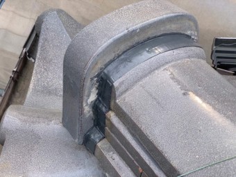 鬼瓦のコーキング補修