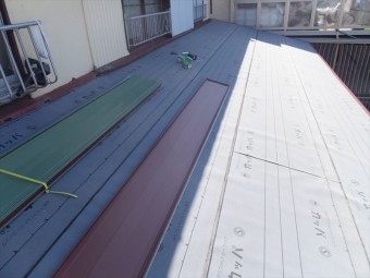 板金屋根葺き替え工事 ガルバリウム鋼板