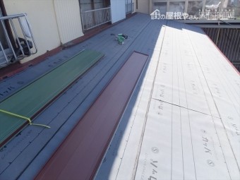 板金屋根葺き替え工事 ガルバリウム鋼板