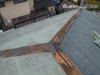 棟板金交換 腐食 人工木