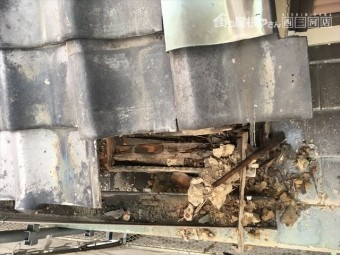 屋根崩れ 腐食による下地の劣化