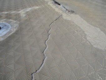 陸屋根防水不具合