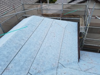 屋根工事 重ね葺き カバー工法 スーパーガルテクトフッ素