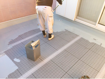 ウレタン樹脂を塗り重ねる