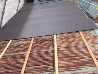 トタン屋根カバー工法
