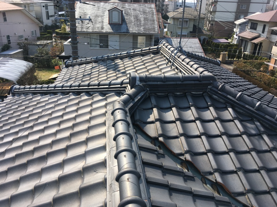 豊田市で谷板金の穴あきや漆喰の劣化、瓦屋根のメンテナンス方法