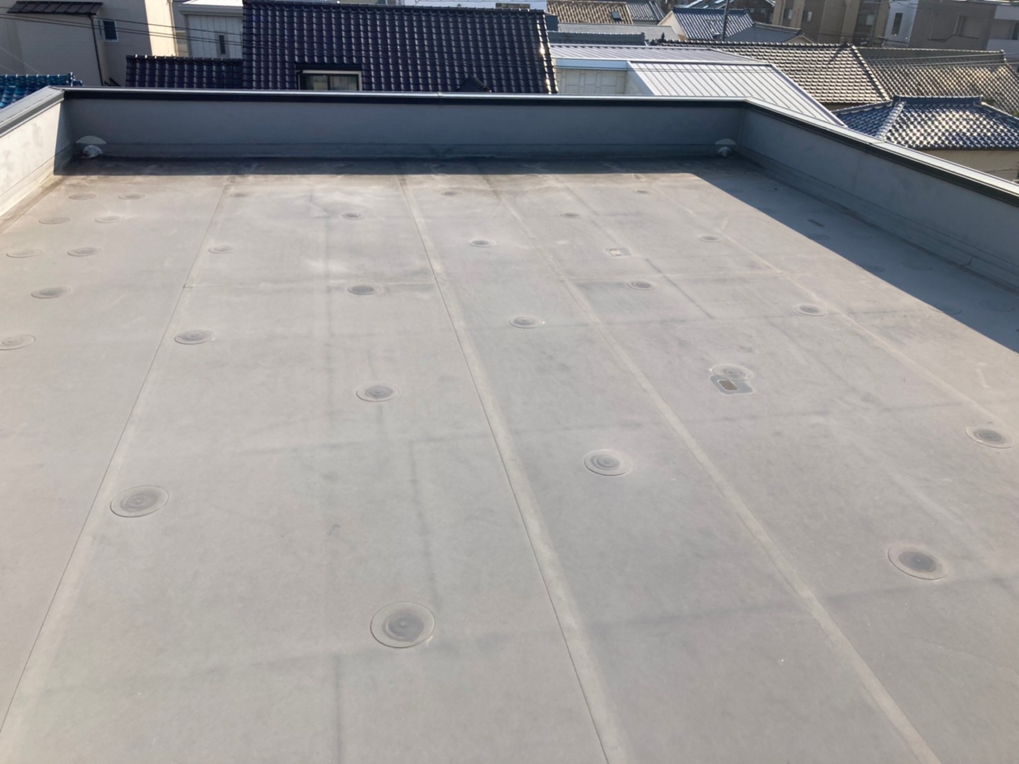 陸屋根のシート防水は定期的な状況確認が必須