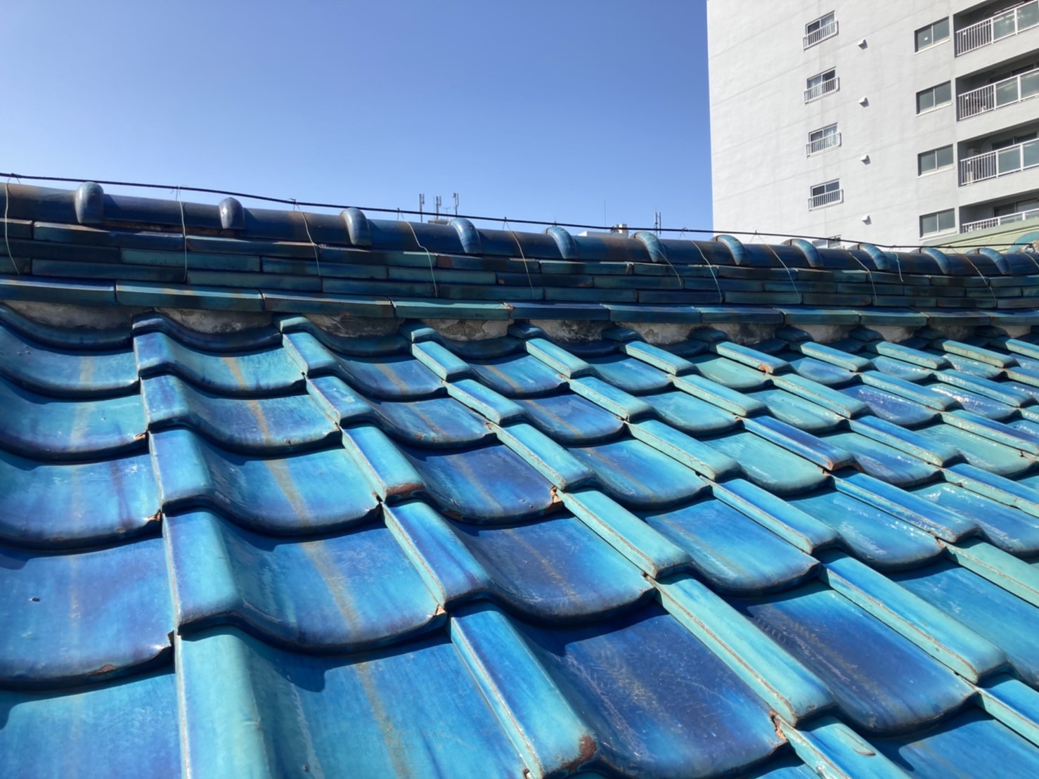 岡崎市にて屋根材が歪み始めてしまった瓦屋根の無料点検を実施